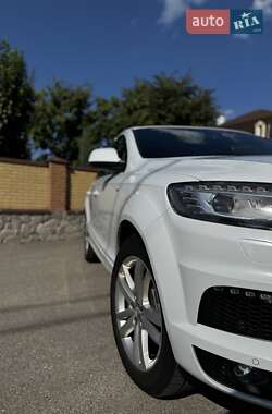 Внедорожник / Кроссовер Audi Q7 2012 в 