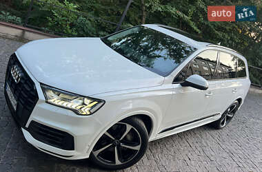 Внедорожник / Кроссовер Audi Q7 2019 в 