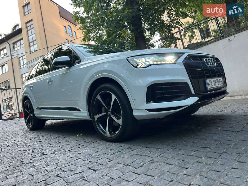 Позашляховик / Кросовер Audi Q7 2019 в Києві фото 15 Позашляховик / Кросовер Audi Q7 2019 в Києві