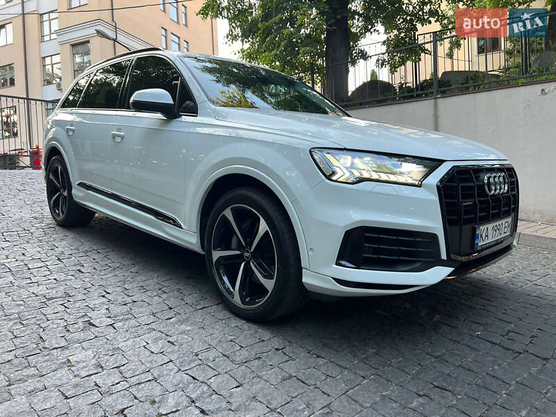 Позашляховик / Кросовер Audi Q7 2019 в Києві фото 17 Позашляховик / Кросовер Audi Q7 2019 в Києві
