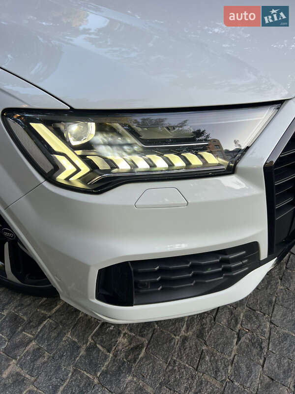 Позашляховик / Кросовер Audi Q7 2019 в Києві фото 39 Позашляховик / Кросовер Audi Q7 2019 в Києві