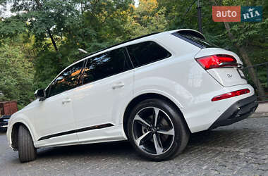 Внедорожник / Кроссовер Audi Q7 2019 в 