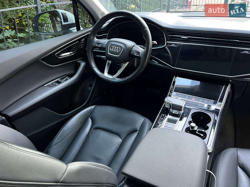Позашляховик / Кросовер Audi Q7 2019 в Києві фото 99 Позашляховик / Кросовер Audi Q7 2019 в Києві