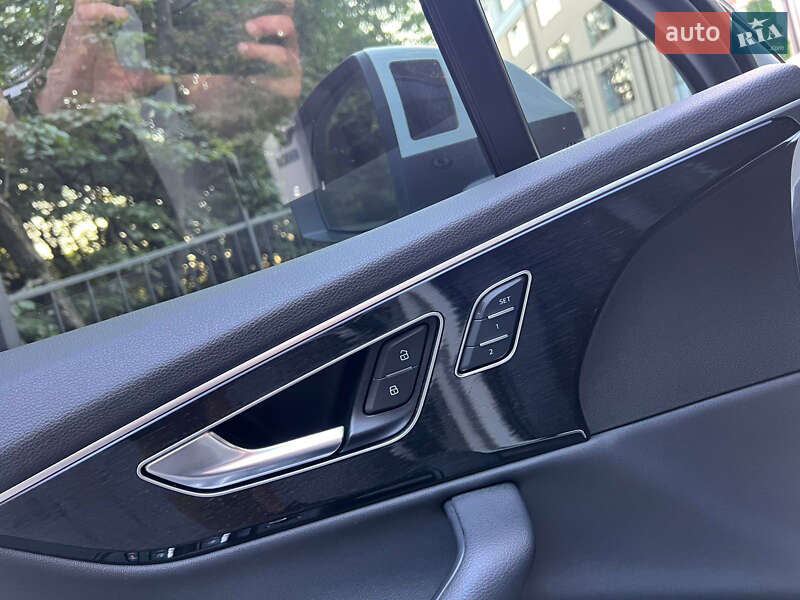 Позашляховик / Кросовер Audi Q7 2019 в Києві фото 114 Позашляховик / Кросовер Audi Q7 2019 в Києві