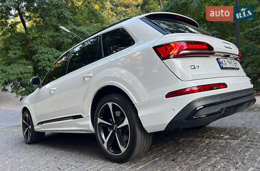 Внедорожник / Кроссовер Audi Q7 2019 в 