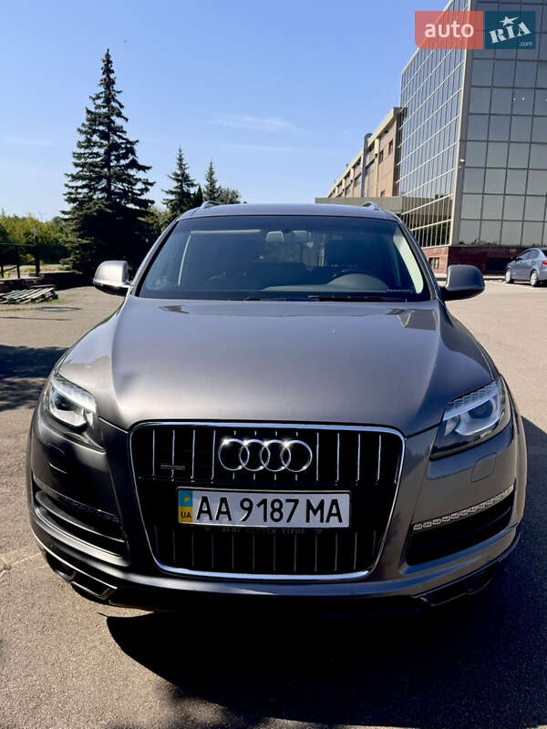 Позашляховик / Кросовер Audi Q7 2012 в Києві