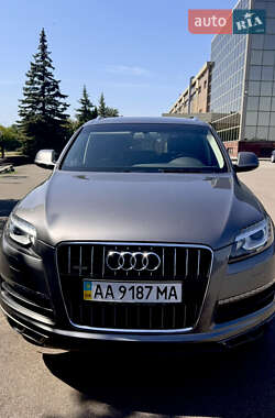 Позашляховик / Кросовер Audi Q7 2012 в 