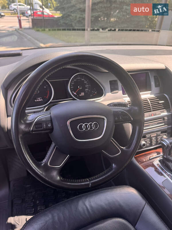 Позашляховик / Кросовер Audi Q7 2012 в Києві