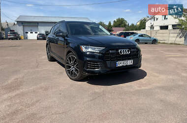 Внедорожник / Кроссовер Audi Q7 2020 в 