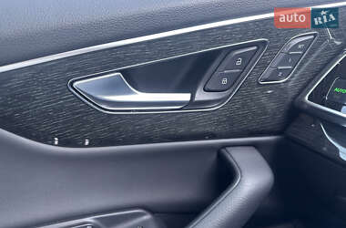 Внедорожник / Кроссовер Audi Q7 2020 в 