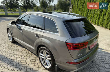 Внедорожник / Кроссовер Audi Q7 2017 в 