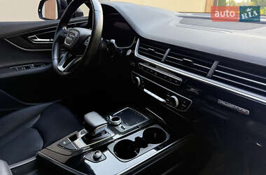Внедорожник / Кроссовер Audi Q7 2017 в 