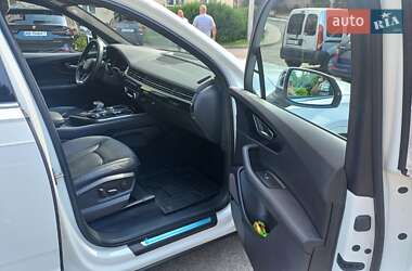Внедорожник / Кроссовер Audi Q7 2018 в 