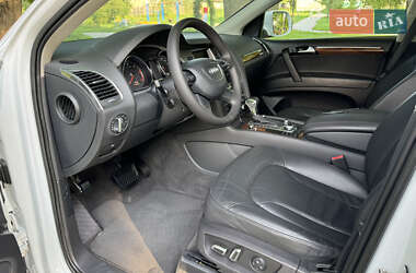 Внедорожник / Кроссовер Audi Q7 2013 в 