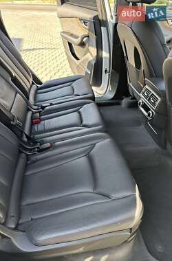 Внедорожник / Кроссовер Audi Q7 2016 в 