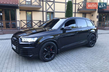 Внедорожник / Кроссовер Audi Q7 2015 в 