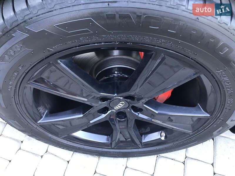 Позашляховик / Кросовер Audi Q7 2015 в Луцьку