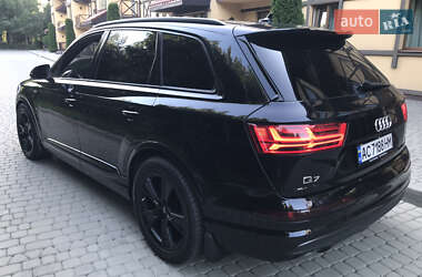 Внедорожник / Кроссовер Audi Q7 2015 в 