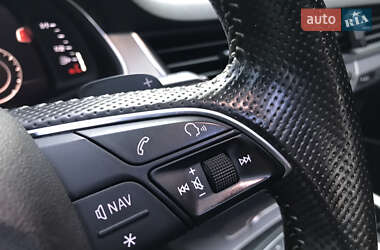Внедорожник / Кроссовер Audi Q7 2015 в 