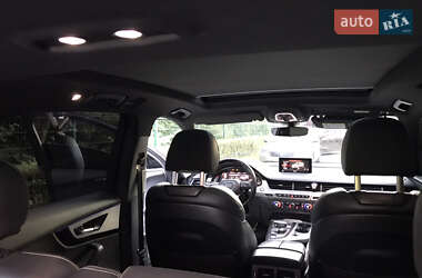 Внедорожник / Кроссовер Audi Q7 2015 в 
