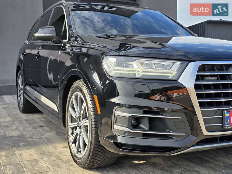 Внедорожник / Кроссовер Audi Q7 2017 в Луцке