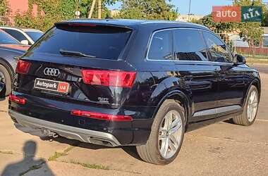 Внедорожник / Кроссовер Audi Q7 2018 в 