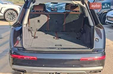 Внедорожник / Кроссовер Audi Q7 2018 в 