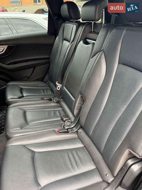 Позашляховик / Кросовер Audi Q7 2018 в Ромнах