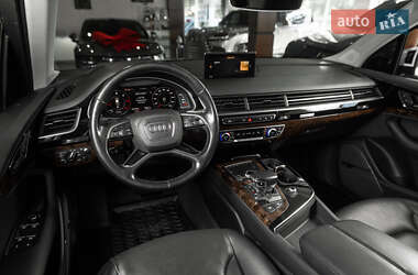 Внедорожник / Кроссовер Audi Q7 2016 в 