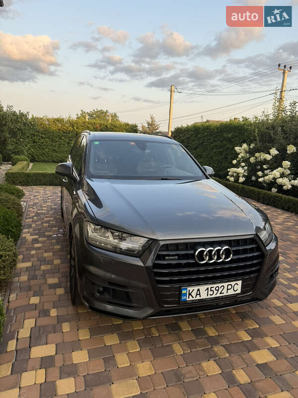Внедорожник / Кроссовер Audi Q7 2017 в Киеве