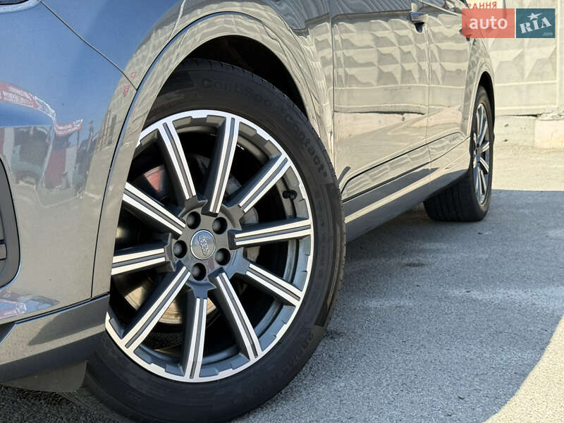 Внедорожник / Кроссовер Audi Q7 2017 в Киеве
