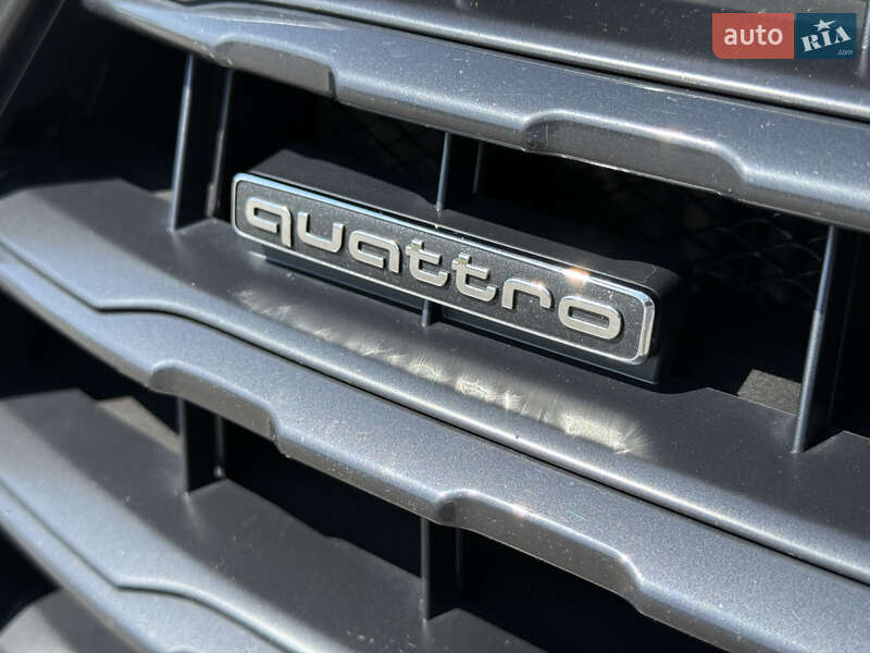 Внедорожник / Кроссовер Audi Q7 2017 в Киеве