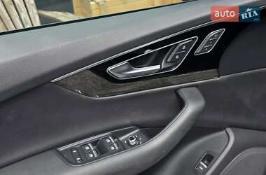 Внедорожник / Кроссовер Audi Q7 2018 в 