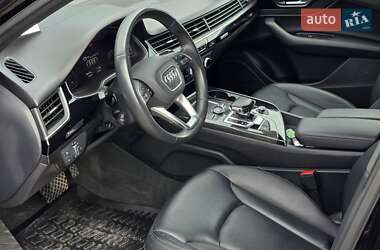 Внедорожник / Кроссовер Audi Q7 2018 в 