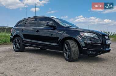 Позашляховик / Кросовер Audi Q7 2015 в 