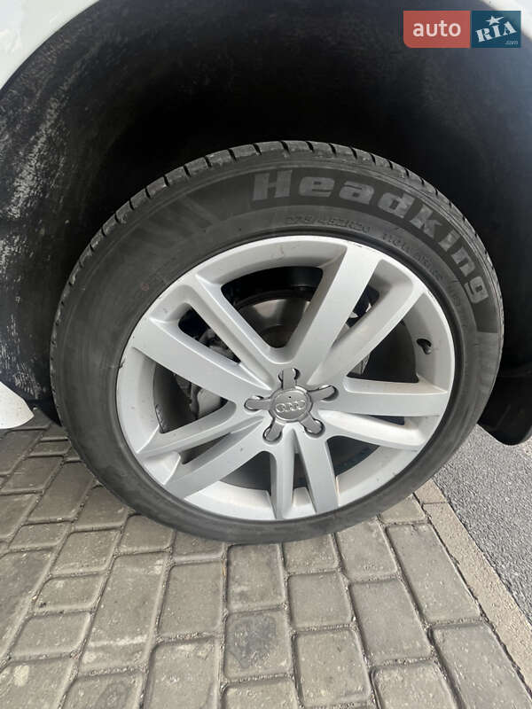 Позашляховик / Кросовер Audi Q7 2011 в Житомирі