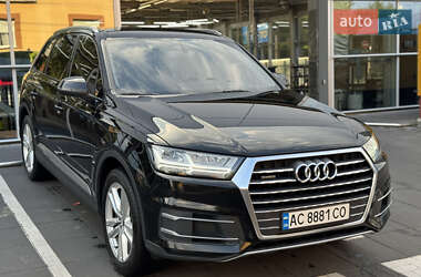 Внедорожник / Кроссовер Audi Q7 2015 в 