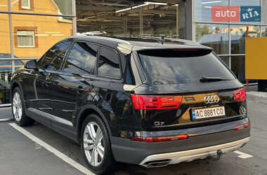Внедорожник / Кроссовер Audi Q7 2015 в 