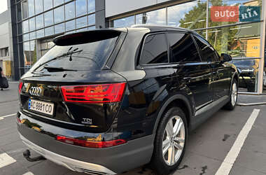 Внедорожник / Кроссовер Audi Q7 2015 в 