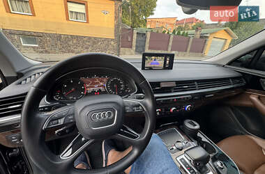 Внедорожник / Кроссовер Audi Q7 2015 в 