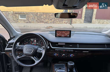 Внедорожник / Кроссовер Audi Q7 2015 в 