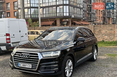 Внедорожник / Кроссовер Audi Q7 2015 в 