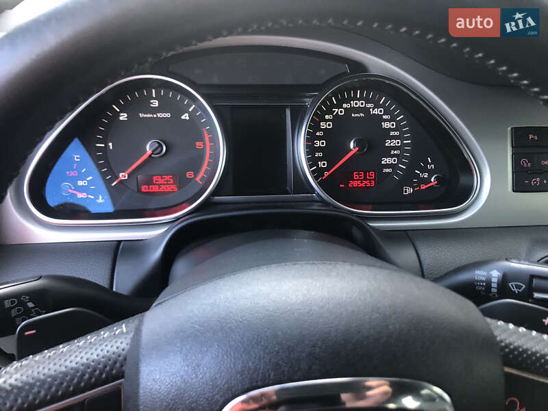 Внедорожник / Кроссовер Audi Q7 2011 в Черновцах