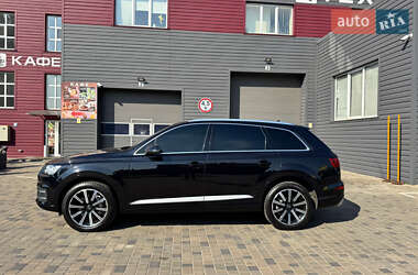 Позашляховик / Кросовер Audi Q7 2018 в 
