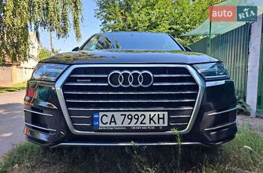Внедорожник / Кроссовер Audi Q7 2017 в 
