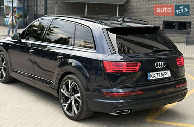 Внедорожник / Кроссовер Audi Q7 2017 в 
