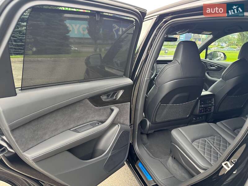 Внедорожник / Кроссовер Audi Q7 2024 в Киеве