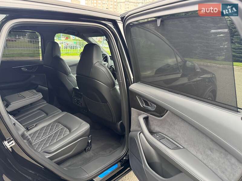 Внедорожник / Кроссовер Audi Q7 2024 в Киеве