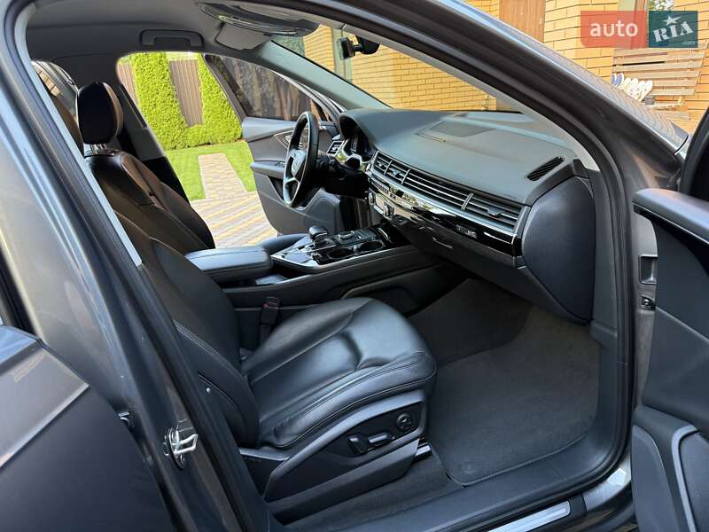 Внедорожник / Кроссовер Audi Q7 2017 в Виннице
