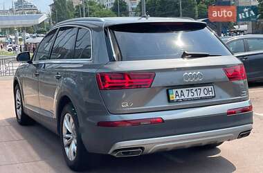 Позашляховик / Кросовер Audi Q7 2015 в 